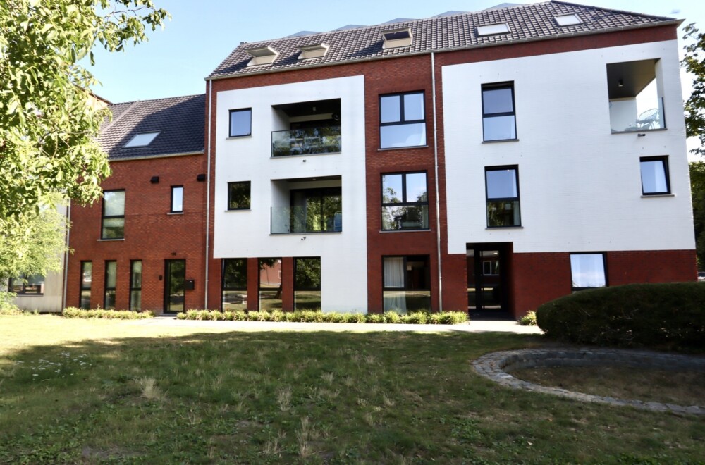 D0cab99395184bda819741ae01aec7ff