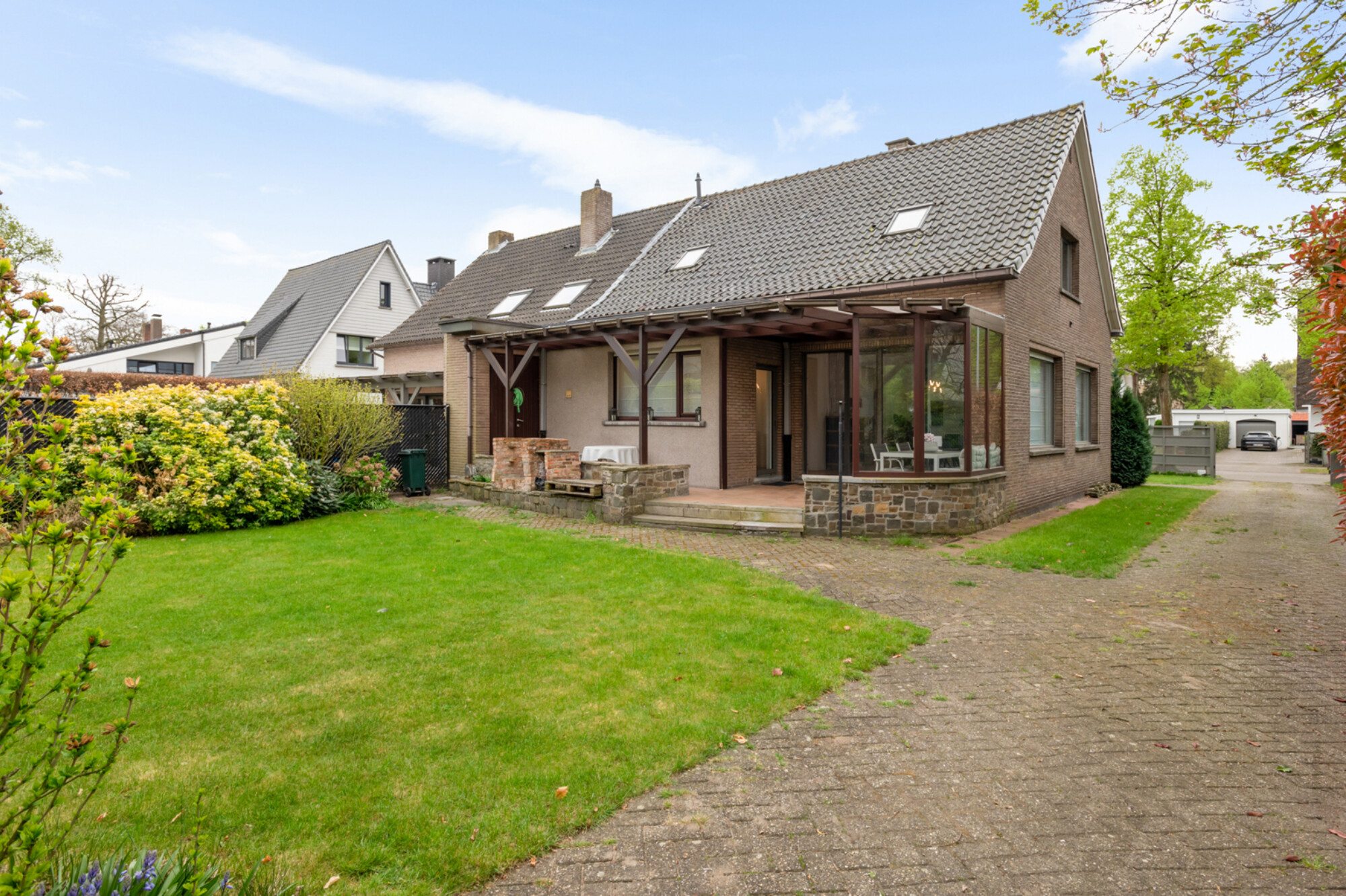 40de99bea6ed49d6a5fb2a730e73fd6d