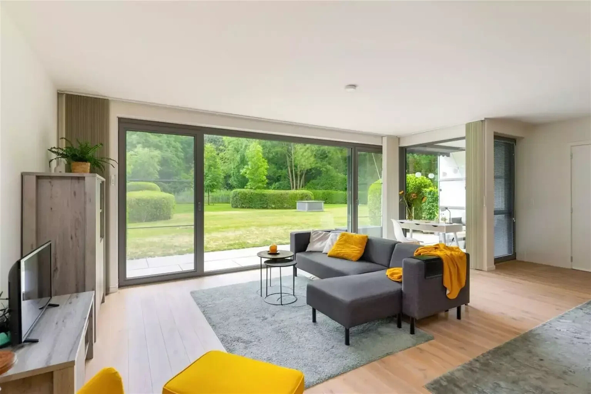 Bfa5f33e490c44928376cedbf1756c28